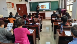 守护“睛”彩视界  点亮光明未来--我院走进老年大学开展健康知识讲座和眼病筛查活动