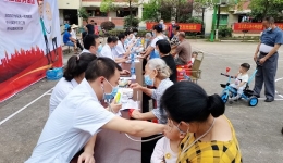 “爱心送义诊、情满高新区”  -湖南医药学院第一附属医院走进社区开展大型义诊活动