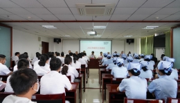 加入?奋斗——你与医院共成长  ---我院召开新员工见面会